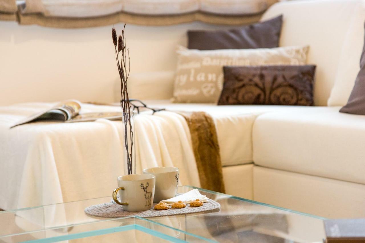 Wellness Fassa Apartment Pozza di Fassa Luaran gambar
