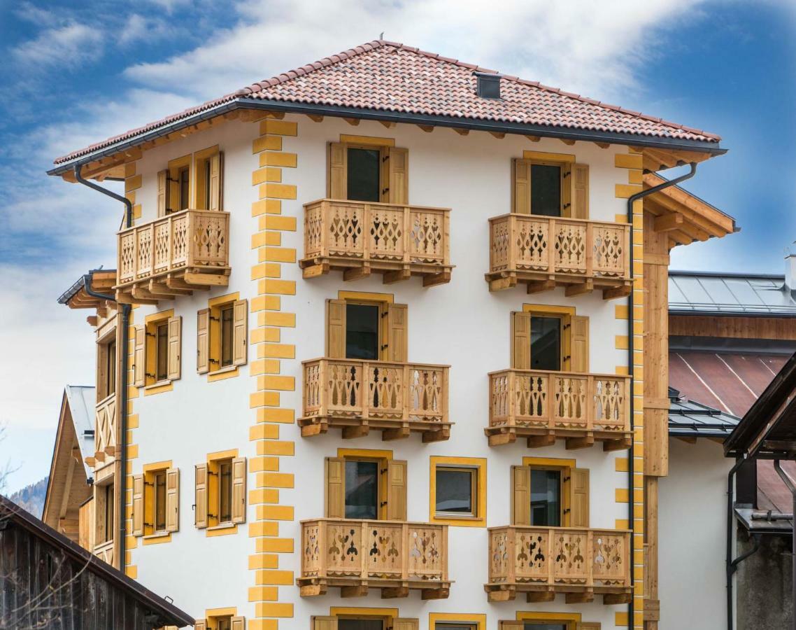 Wellness Fassa Apartment Pozza di Fassa Luaran gambar