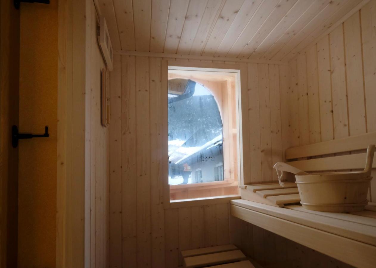 Wellness Fassa Apartment Pozza di Fassa Luaran gambar